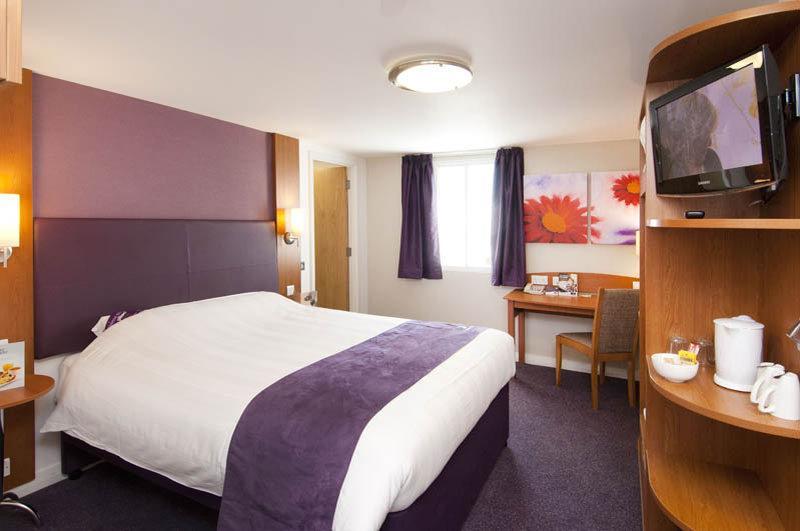 Premier Inn Huddersfield Central Exterior photo