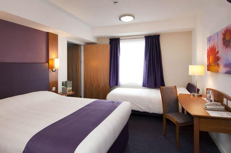 Premier Inn Huddersfield Central Exterior photo